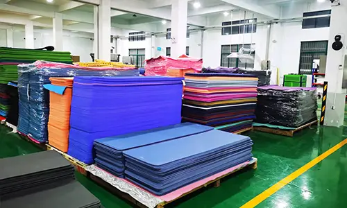 যোগ ম্যাট ওয়ার্কশপ গুণমান উন্নতির একটি নতুন অধ্যায় শুরু করে৷