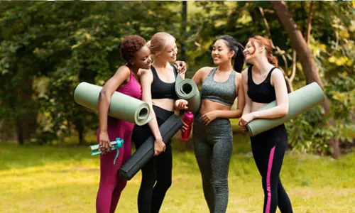 কিভাবে আপনি একটি যোগ মাদুর পিছনে থেকে সামনে বলুন?